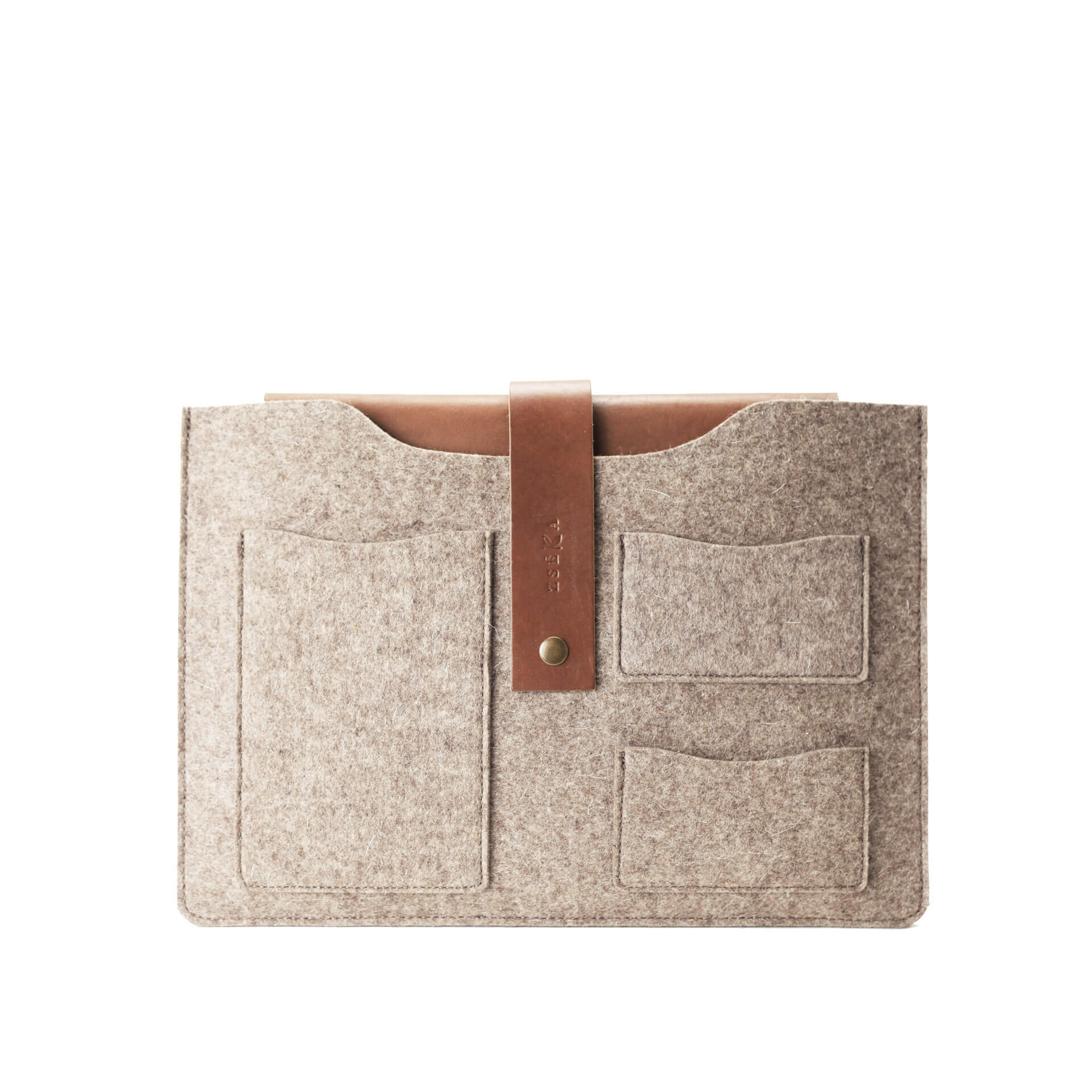 Három-zsebes-MacBook-tartó---homokbarna