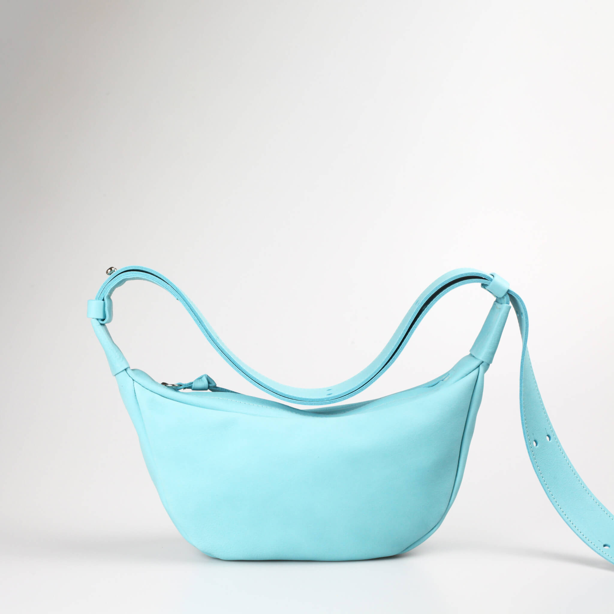 Zséka Leather goods-kék övtáska3 Zseka-Leather-goods-kek övtáska3